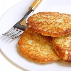 Aardappelpannenkoekjes koken: klassiek recept en geweldige variaties Aardappelpannenkoekjes bakken