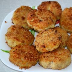 Delicious cod fish cutlets Steamed cod cutlets