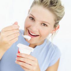 Сравнение кефира, ряженки и йогурта Кефир простокваша йогурт их полезные свойства